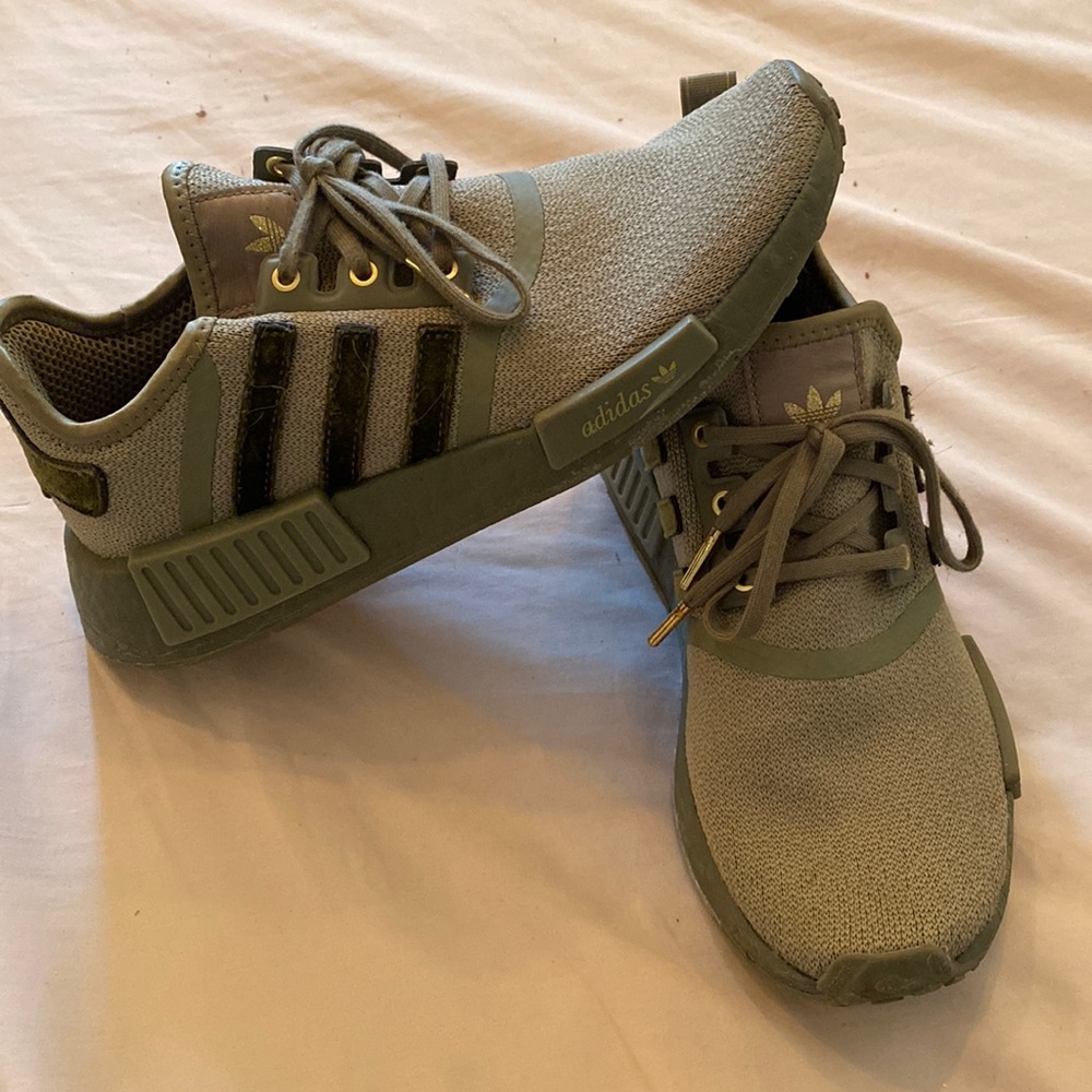 Adidas tennis shoes